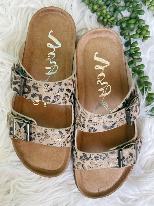 LEOPARD BUCKLE STRAP SANDAL