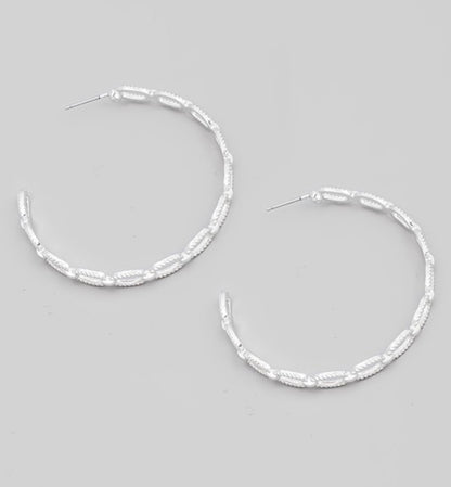 CHAIN LINK HOOP EARRING