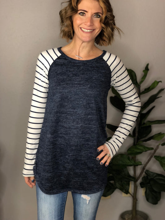 NAVY STRIPED SLEEVE TOP