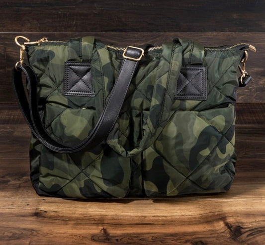 CAMO PUFFER BAG