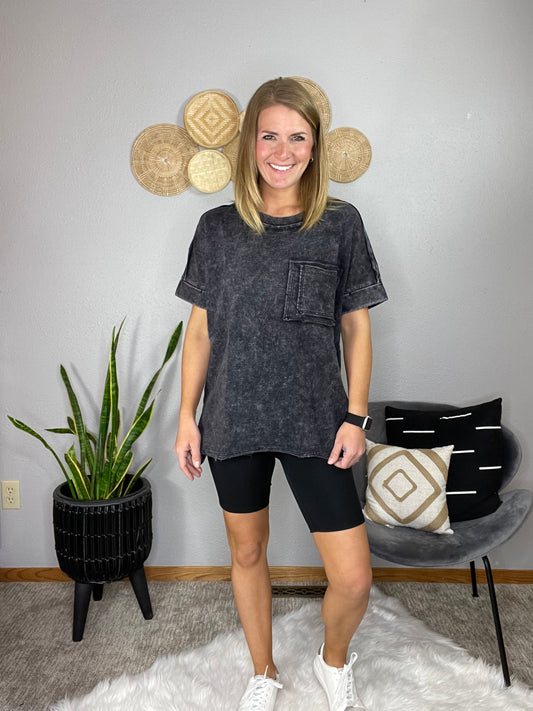 BOYFRIEND ACID WASH POCKET TEE