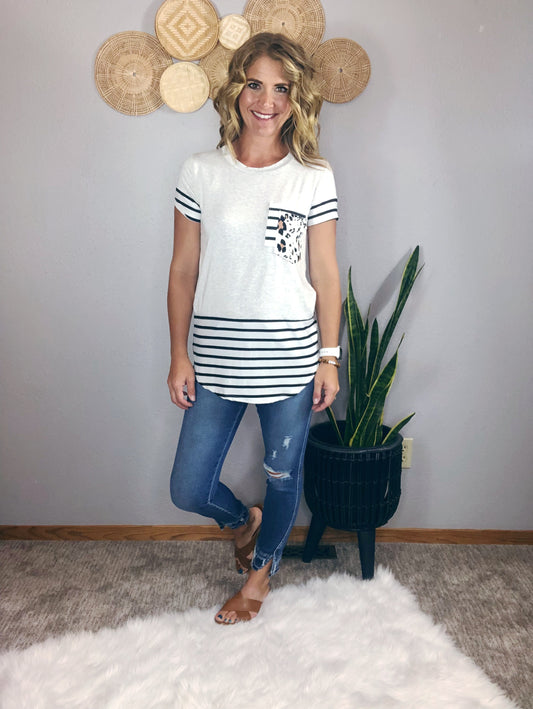 LEOPARD POCKET SHORT SLEEVE TOP