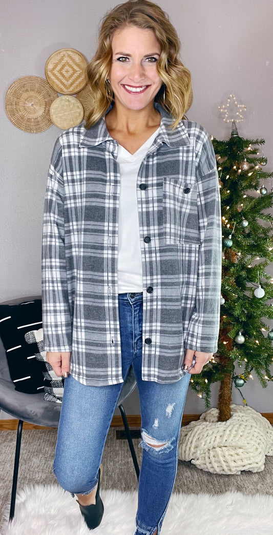 PLAID OVERSIZED BUTTON UP SHIRT