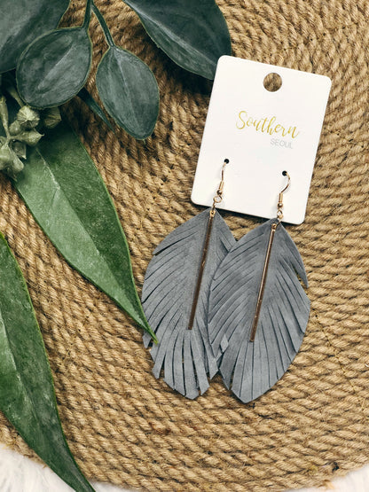 FRINGE LEATHER EARRINGS