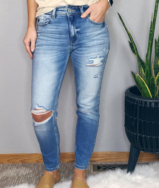 HIGH RISE DISTRESSED KANCAN MOM JEAN