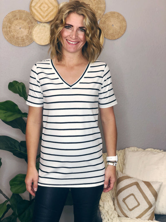 CREAM STRIPE BASIC TEE