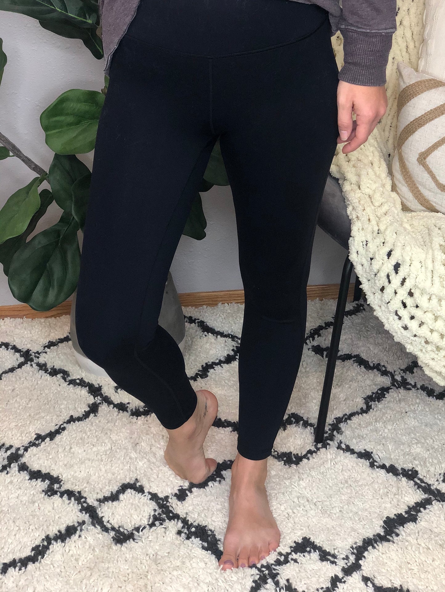 HIGHWAISTED BASIC BLACK LEGGINGS