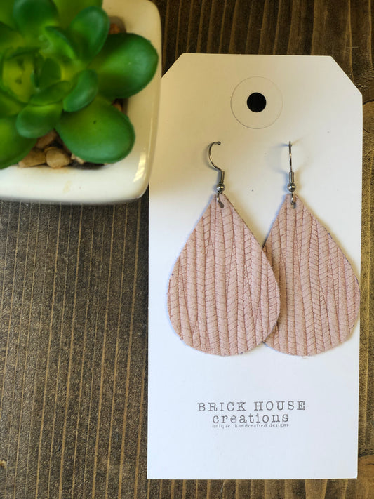 PINK WEAVE LEATHER EARRING