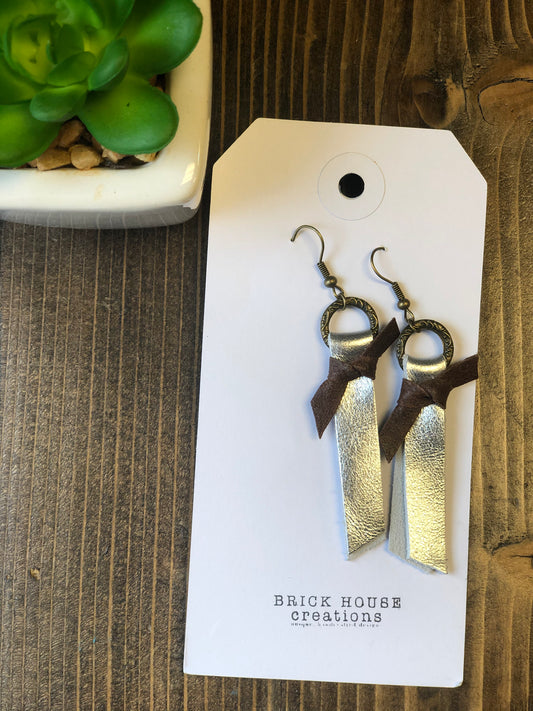 SILVER LEATHER TIE EARRING