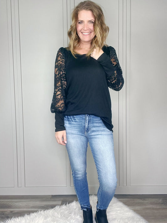LACE BLACK RIBBED TOP
