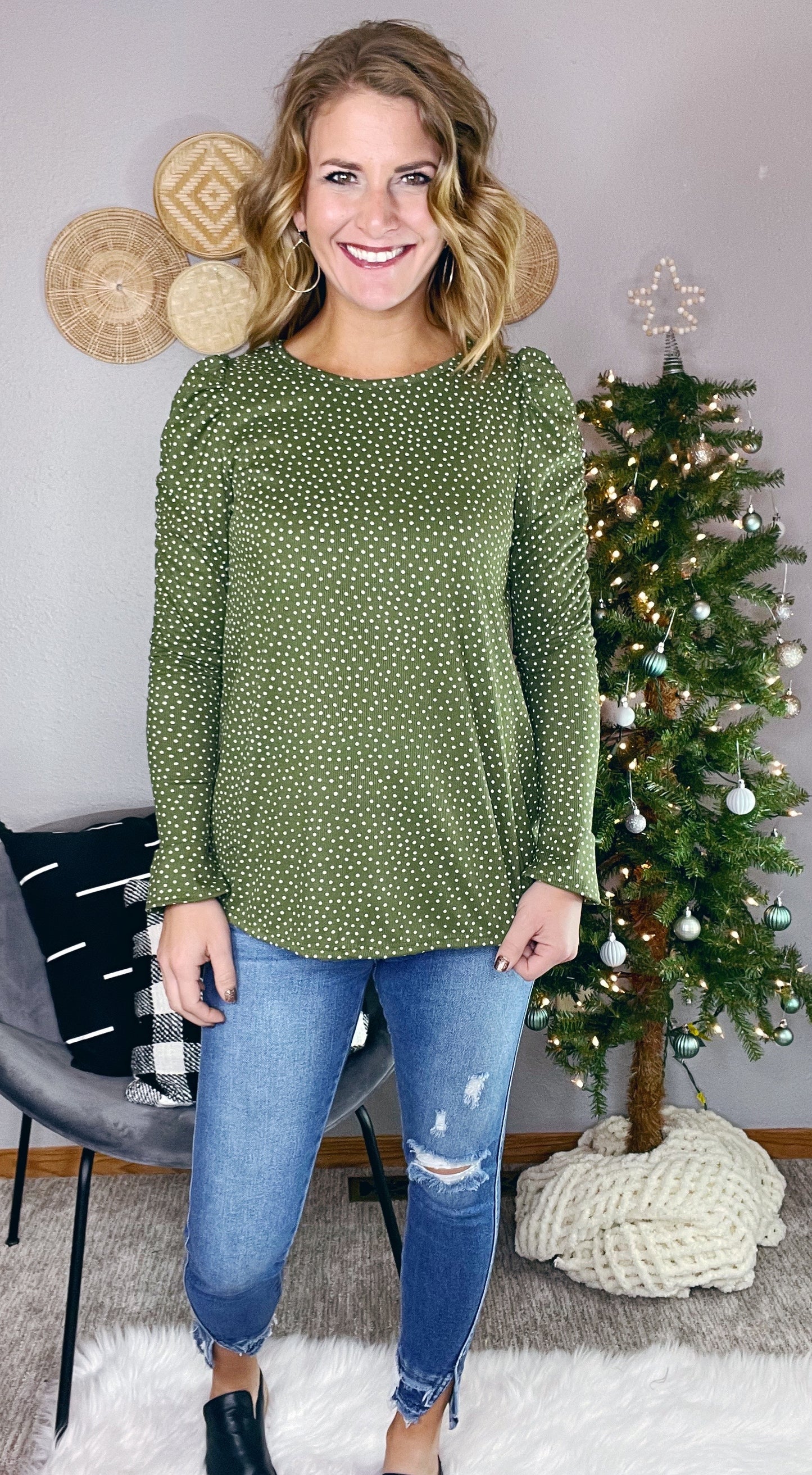 CINCHED SLEEVED DOTTED TOP