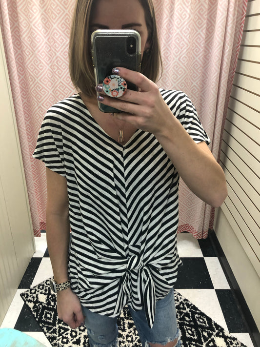STRIPED TOP W/ FRONT TIE