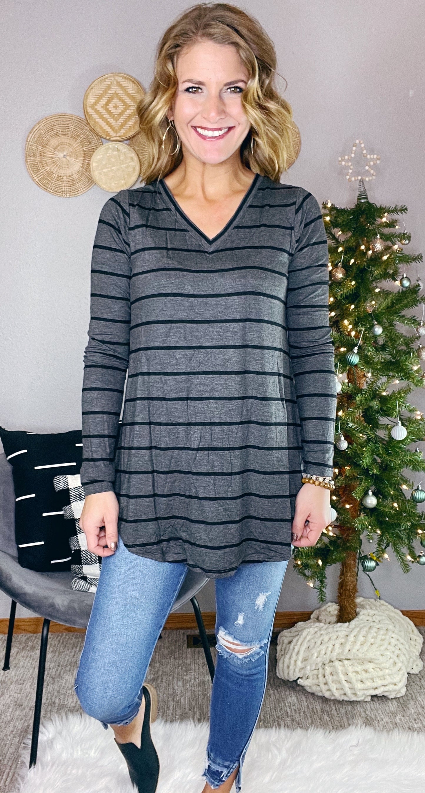 {BF} LONG SLEEVE STRIPE V-NECK TOP