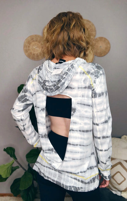 TIE-DYE BACK CUT OUT TOP