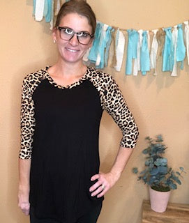 LEOPARD BASEBALL TOP