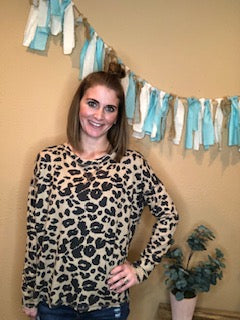 LONG SLEEVE LEOPARD SIDE SLIT TOP