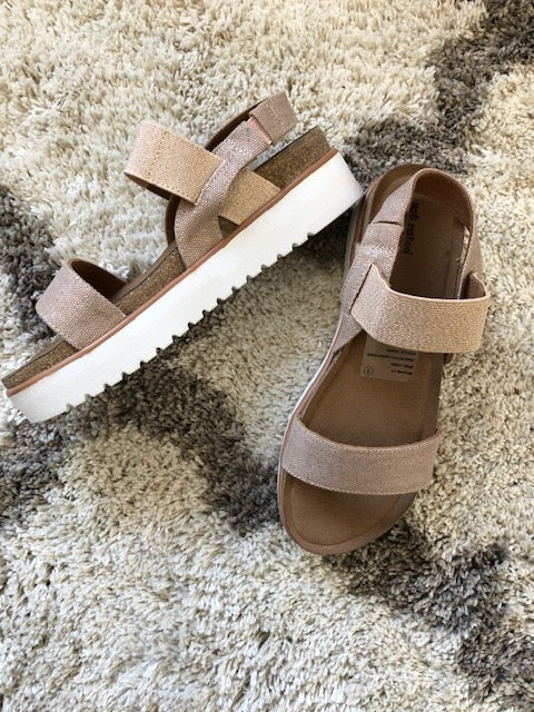 GOLD SANDAL