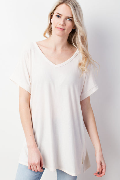 V-NECK TEE
